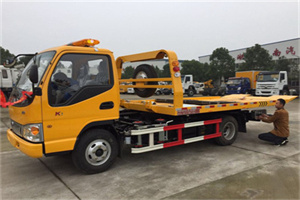 泸定哪里有拖车服务